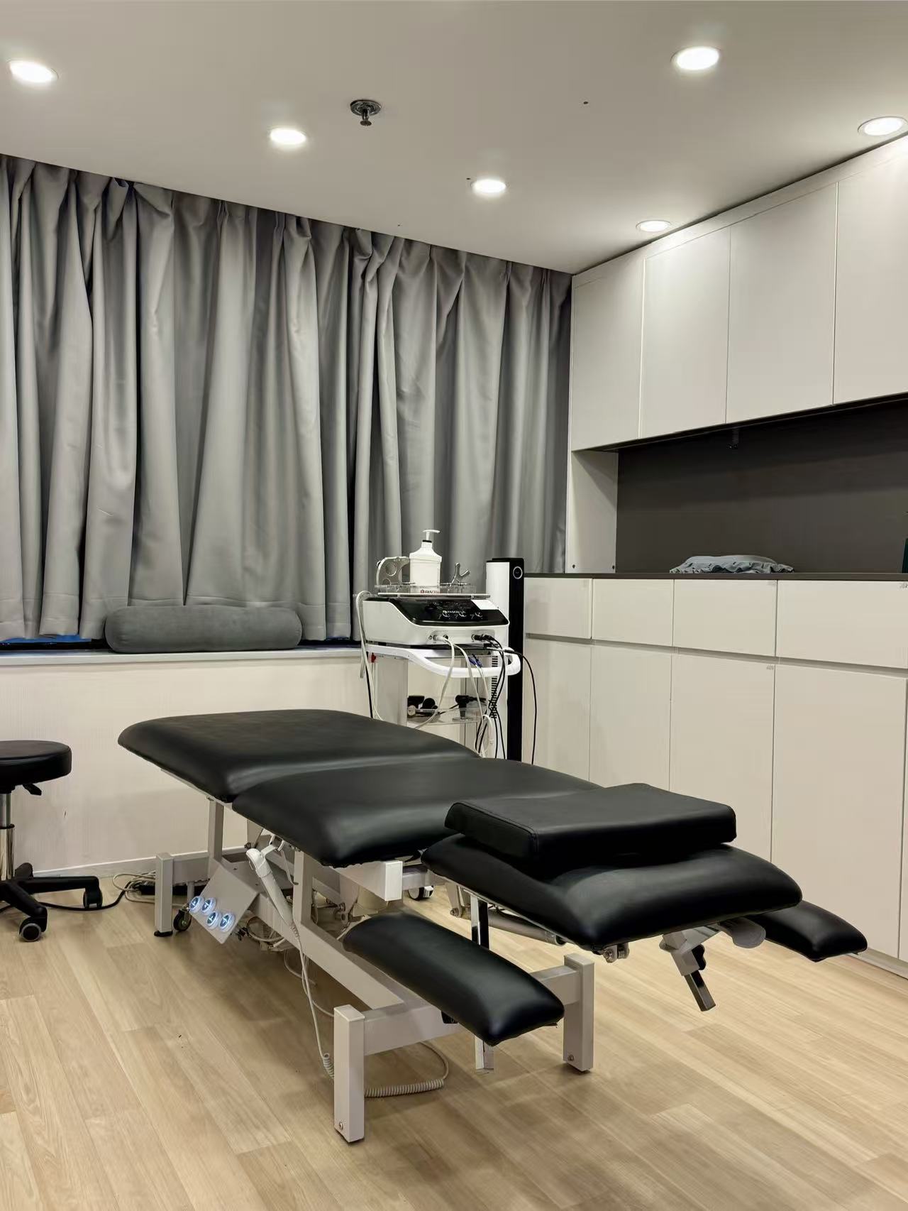 Physiotherapy treatment room